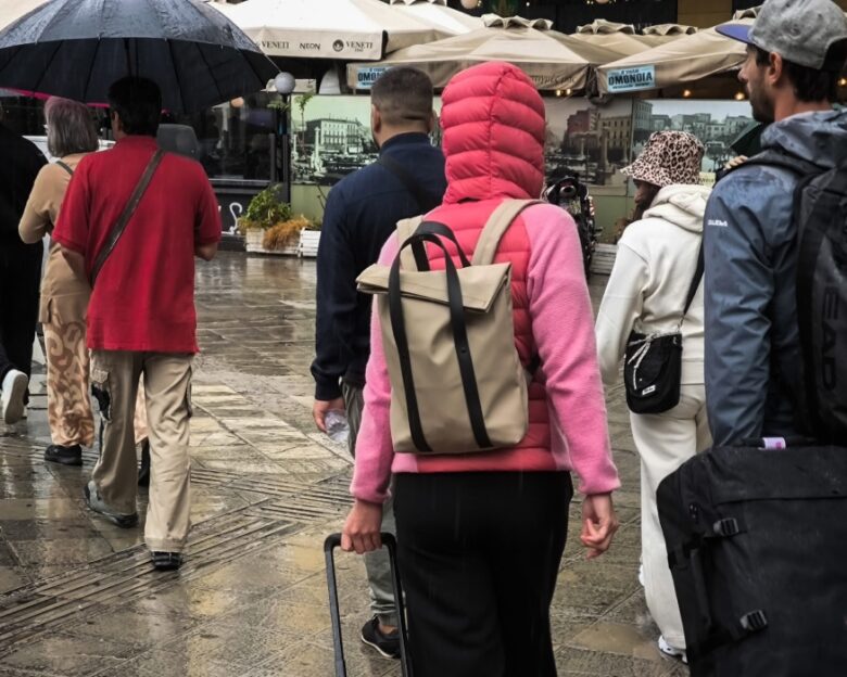 Καιρός: Έρχεται «διπλή κακοκαιρία» με βροχές, μποφόρ και πτώση της θερμοκρασίας – Στο έλεος των φαινομένων η Αττική την Τρίτη