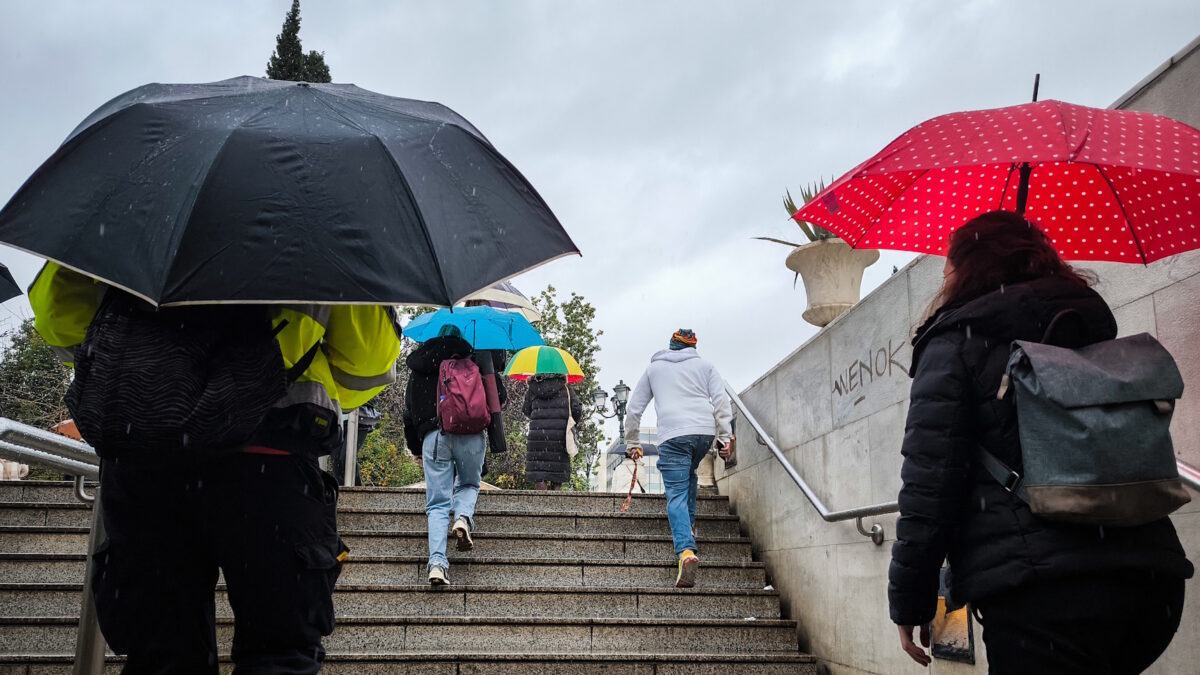 Βροχή στην Αθήνα, Δευτέρα 13 Ιανουαρίου 2025. 
(ΓΙΩΡΓΟΣ ΚΟΝΤΑΡΙΝΗΣ
