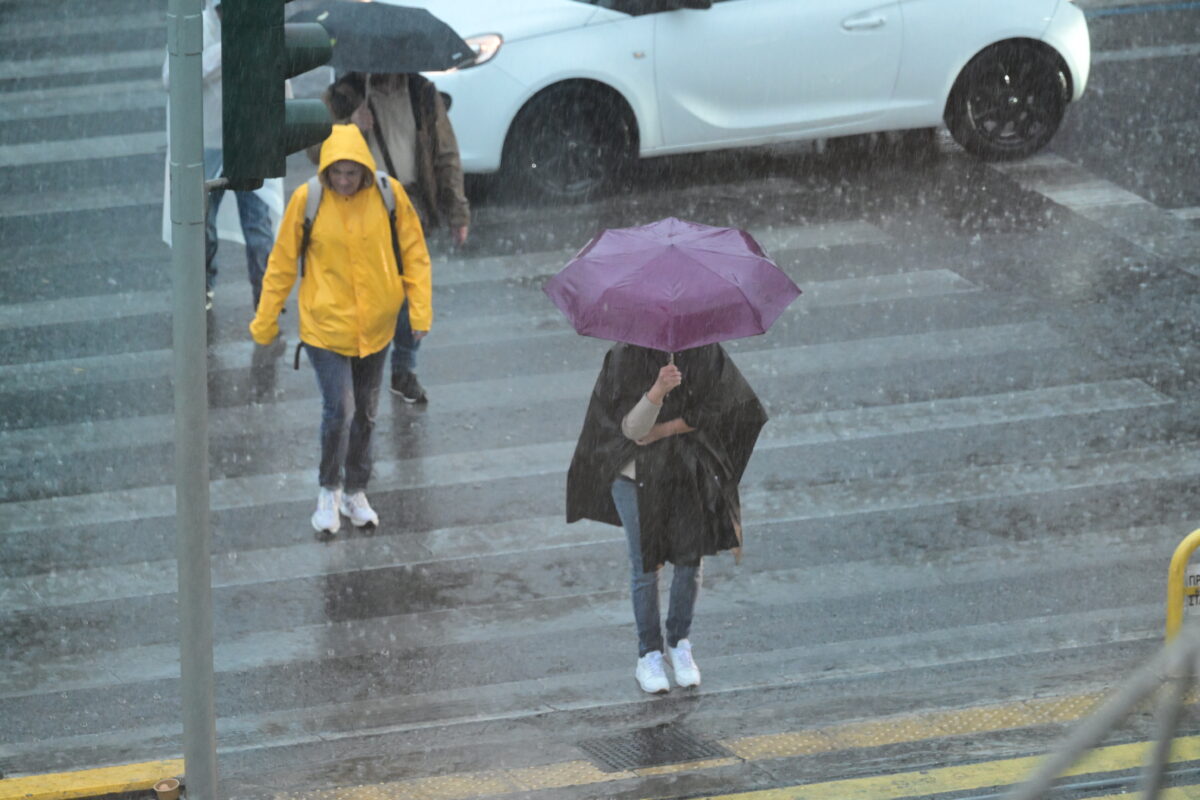 Καταιγίδα στην Αθήνα, Δευτέρα 10 Νοεμβρίου 2025. (ΤΑΤΙΑΝΑ ΜΠΟΛΑΡΗ