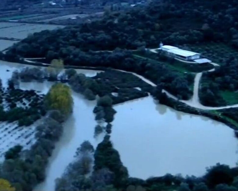 Καιρός: Ισχυρές καταιγίδες μέχρι το βράδυ – Γραμμή λαίλαπας 200 χλμ σε Λευκάδα, Πρέβεζα, Θεσπρωτία και Γιάννενα