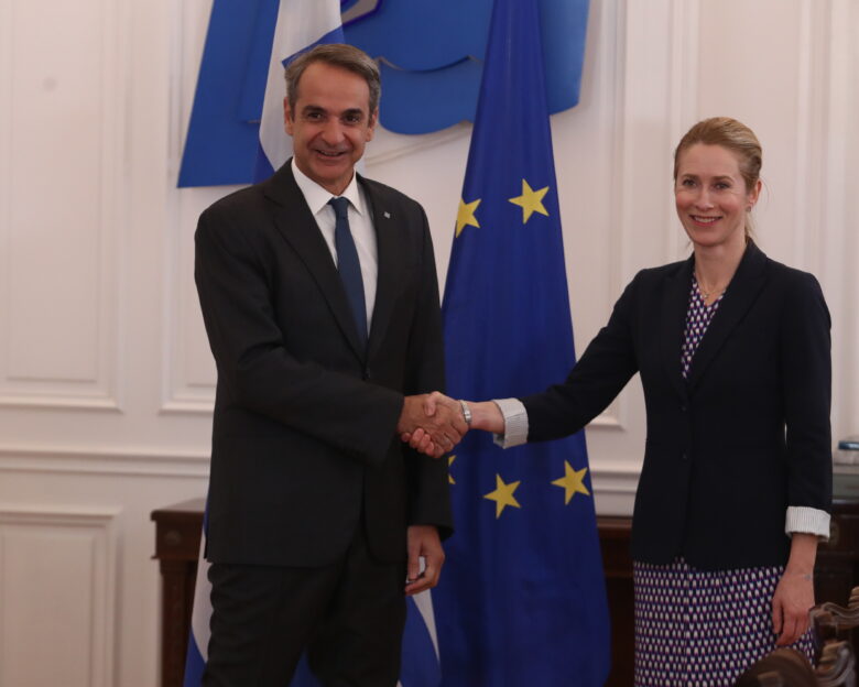 Ο Κυριάκος Μητσοτάκης υποδέχθηκε την Κάγια Κάλας στο Μέγαρο Μαξίμου – Η ΕΕ επιδιώκει να ενισχύσει τον στρατηγικό της ρόλο απέναντι στις περιφερειακές κρίσεις