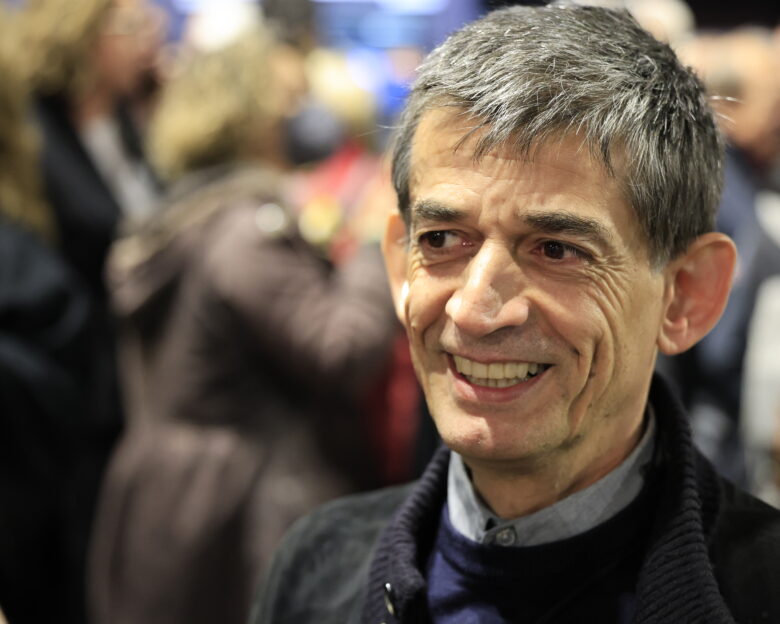 Ο Νίκος Καρανίκας «στοχοποιεί» το περιβάλλον Τσίπρα – «Ήθελαν να αλλάξουν τον κόσμο αλλά δεν πήραν χαμπάρι ότι ο κόσμος άλλαξε»