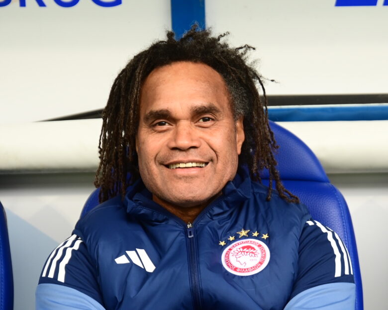 Ο Κριστιάν Καρεμπέ πήρε το βραβείο Golden Foot Legend