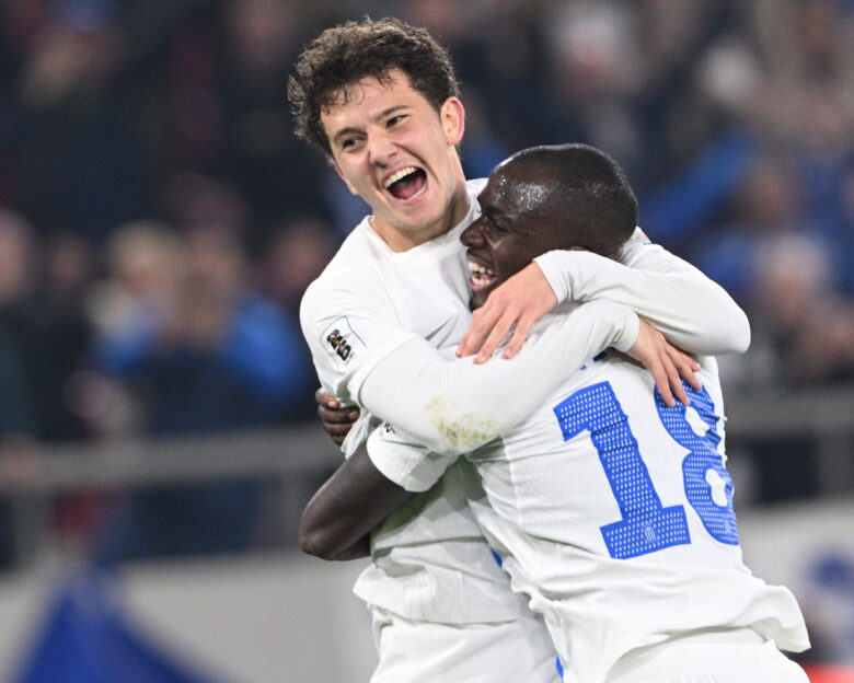 Ελλάδα – Σκωτία: Το 2-0 της γαλανόλευκης με ασίστ Τετέι και φοβερό γκολ του Καρέτσα