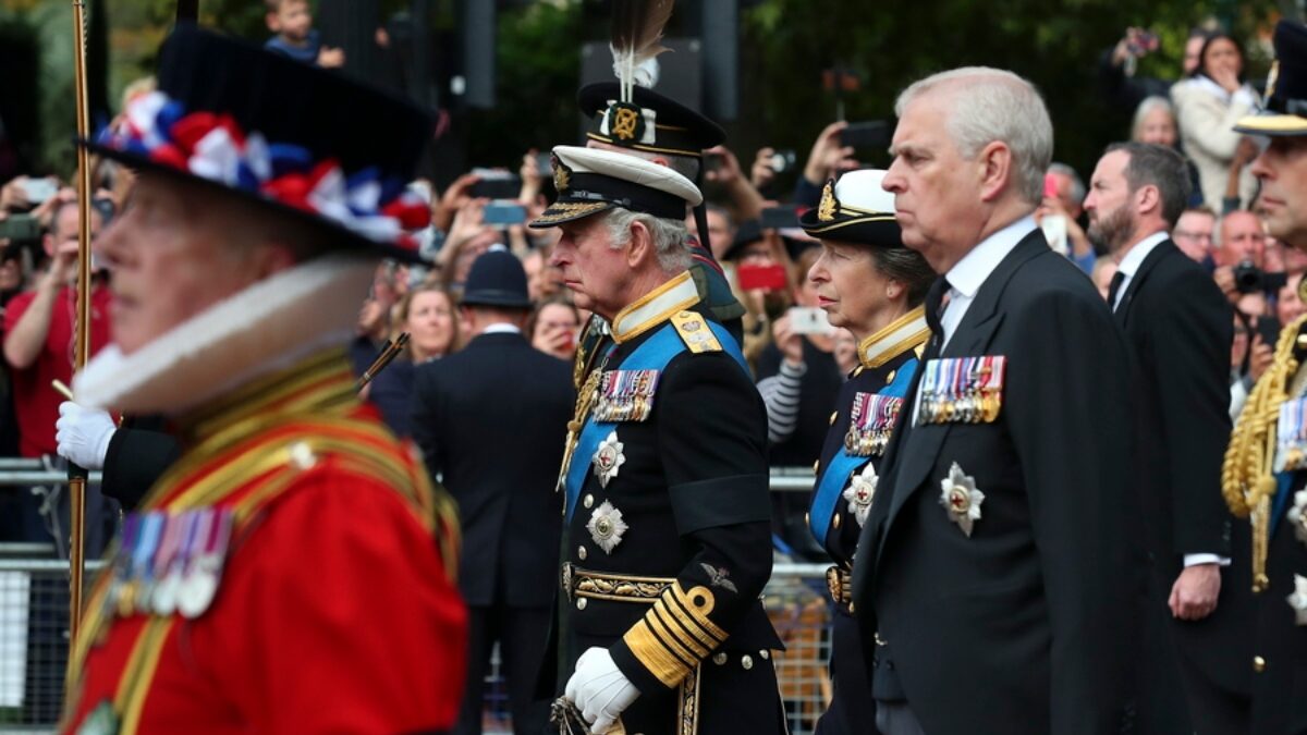 Ο πρίγκιπας Άντριου και ο βασιλιάς Κάρολος