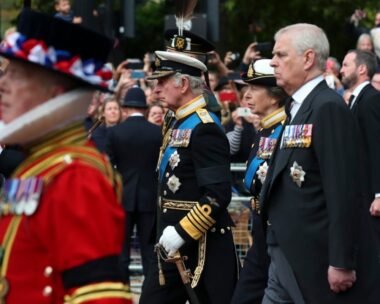 Ο πρίγκιπας Άντριου και ο βασιλιάς Κάρολος