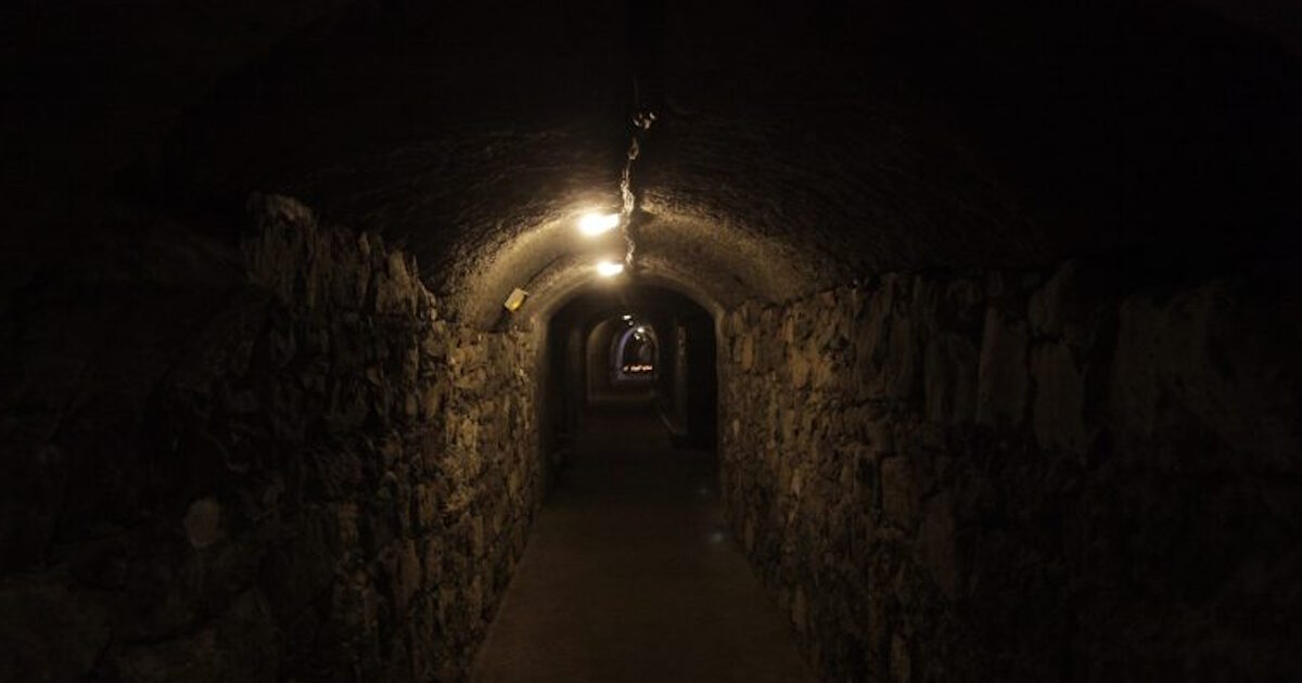 3,000 shelters in Greece to protect the civilian population – Can accommodate 2 million people