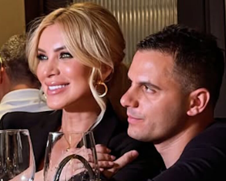 Κατερίνα Καινούργιου: Η τρυφερή πόζα με τον Παναγιώτη Κουτσουμπή και το τραπέζι που της ετοίμασε για τη γιορτή της