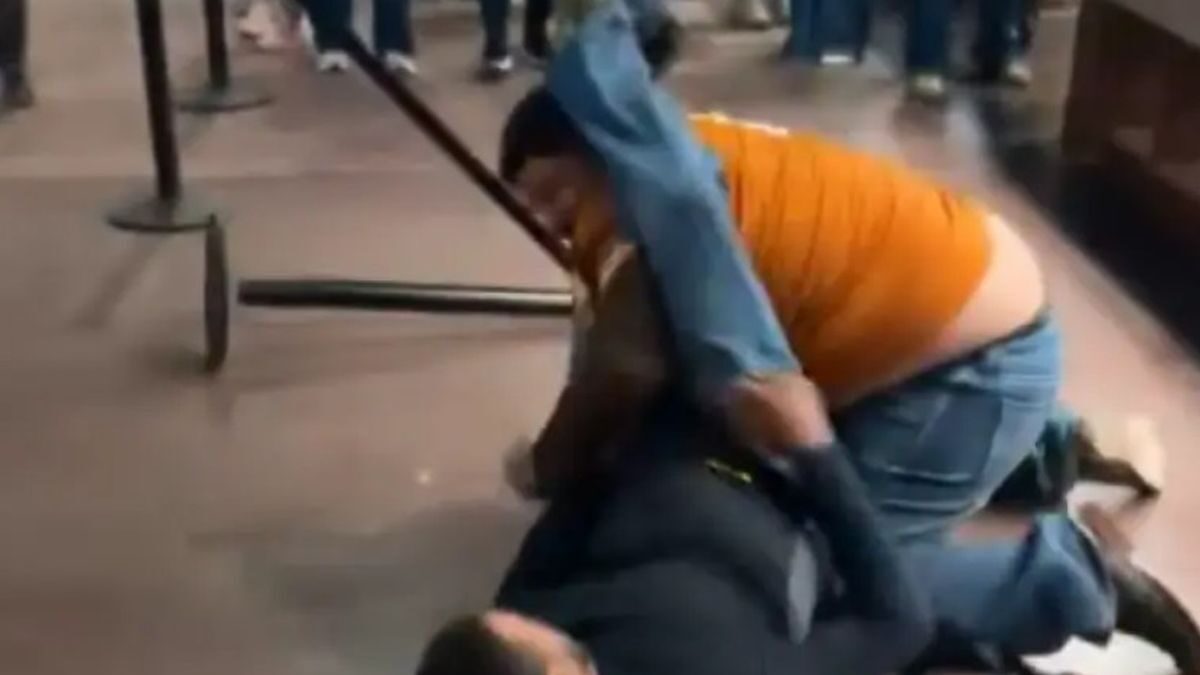 Έκαναν κατάστημα «ρινγκ» για την σειρά στις τουαλέτες