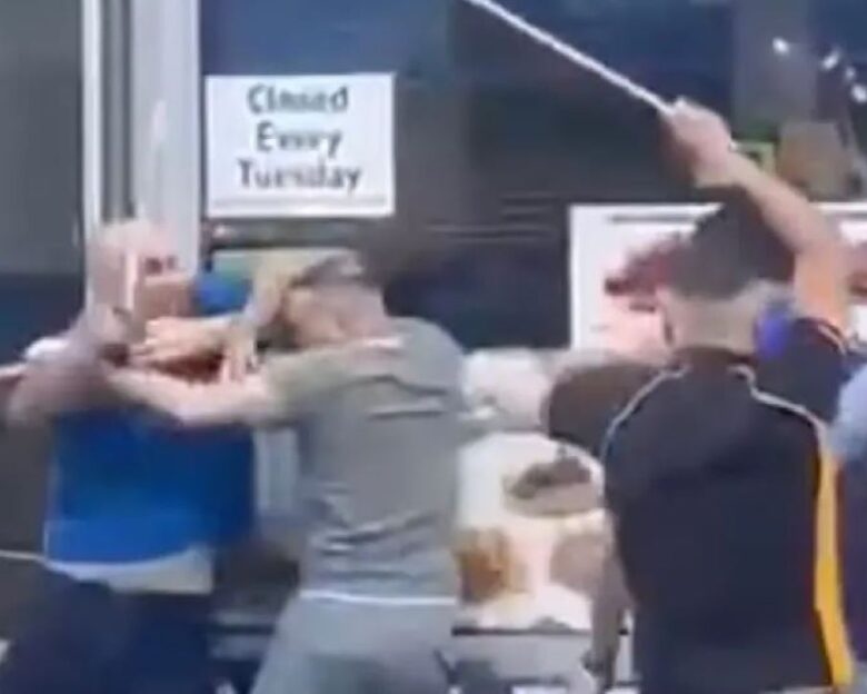 Ουαλία: Τούρκοι σουβλατζήδες πιάστηκαν στα χέρια κραδαίνοντας σούβλες κεμπάπ – 5 άνδρες στη φυλακή