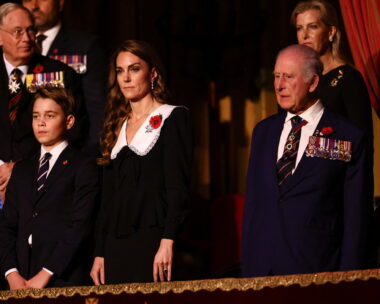 Ο πρίγκιπας Τζόρτζ, η Κέιτ Μίντλετον και ο βασιλιάς Κάρολος