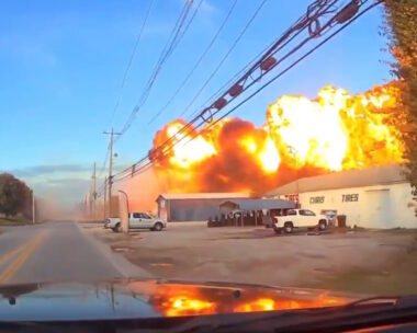 Το φλεγόμενο αεροσκάφος στο Κεντάκι