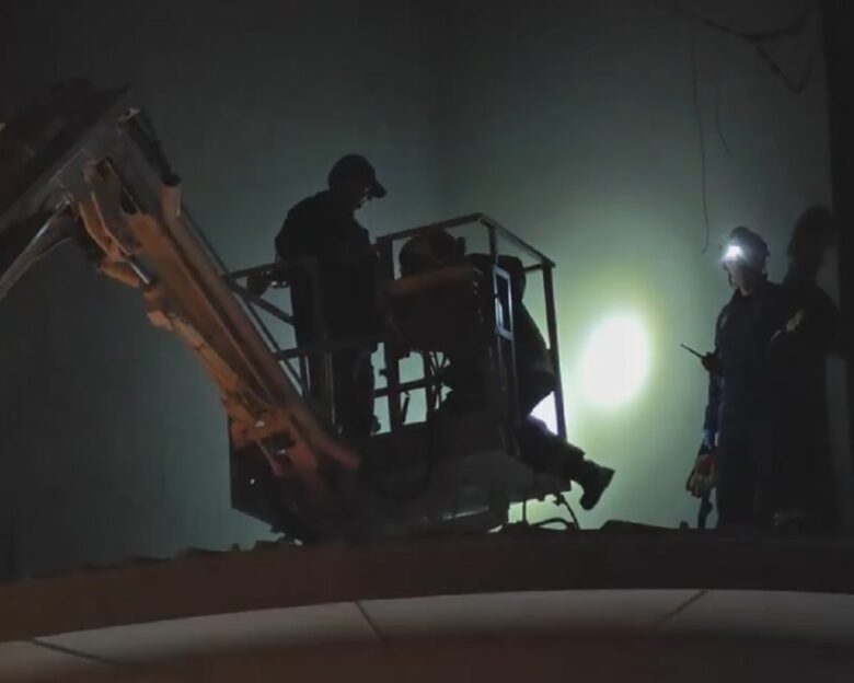 Κεραμεικός: Άνδρας έπεσε στο κενό από τον τέταρτο όροφο πολυκατοικίας – Η επιχείρηση Πυροσβεστικής και ΕΚΑΒ