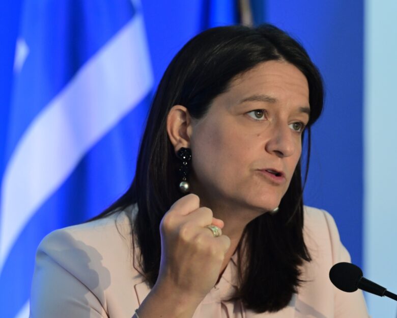 Συλλογικές συμβάσεις εργασίας: Live η ανακοίνωση της ιστορικής συμφωνίας κυβέρνησης – κοινωνικών εταίρων