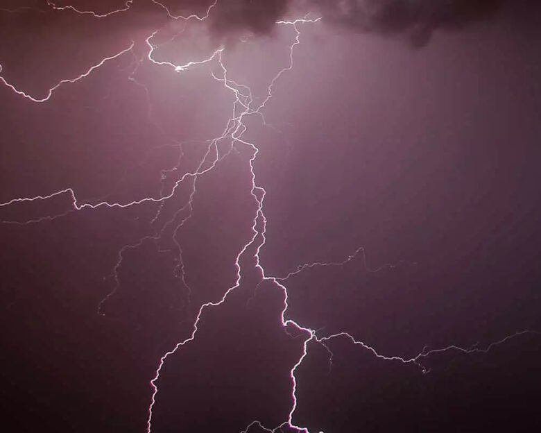 Καιρός – Meteo: Στην Παραμυθιά Θεσπρωτίας η περισσότερη βροχή – 6.500 κεραυνοί πάνω από στεριά και θάλασσα