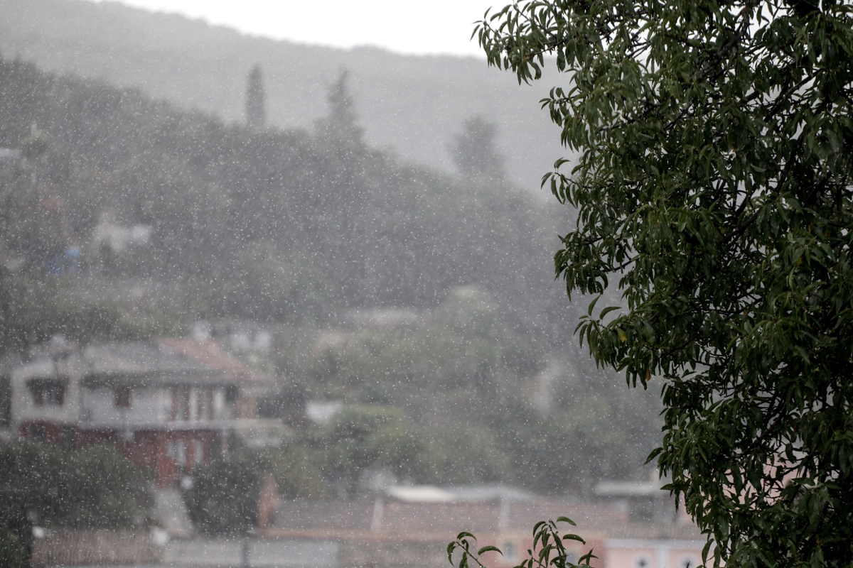 Έντονη βροχόπτωση στην Κέρκυρα