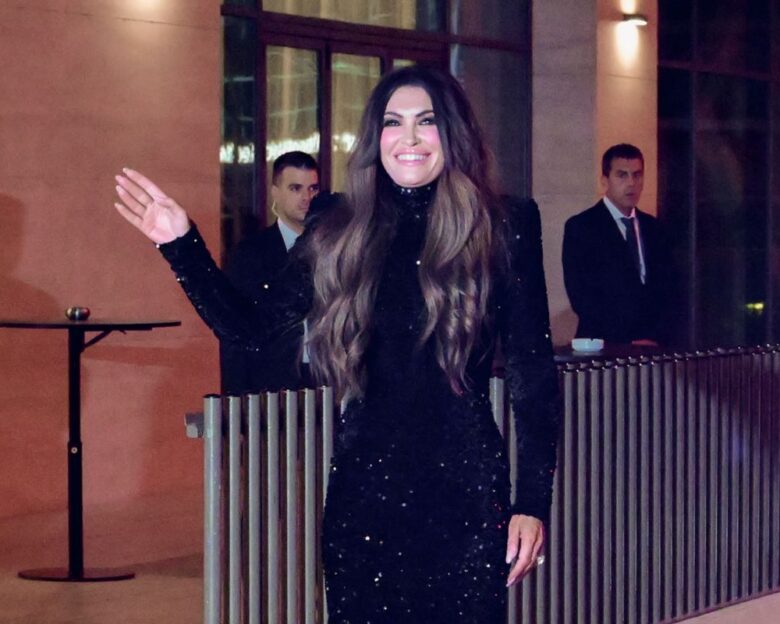 Οι πρώτες ώρες της Κίμπερλι Γκιλφόιλ στην Ελλάδα – Η δεξίωση, η γνωριμία με τον Νίκο Δένδια και οι επόμενες υποχρεώσεις