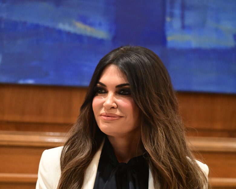 Η δεξίωση της Κίμπερλι Γκιλφόιλ με Κωνσταντίνο Αργυρό και  Αλεξάνδρα Νίκα – Γέμισε με πολιτικούς και εφοπλιστές το Jefferson House