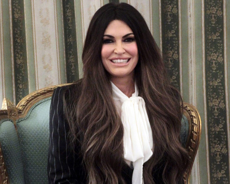 «Την Κίμπερλι Γκιλφόιλ τη βρίσκω πολύ θεάρα και καραγυναικάρα, κάνει τα κουμάντα της», είπε ο Σταμάτης Κραουνάκης