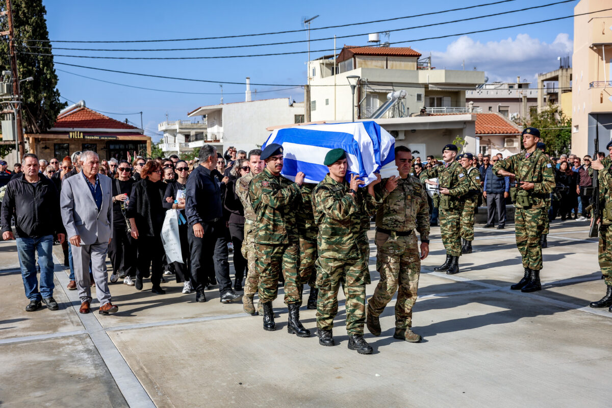 Κηδεία του 19χρονου ΕΠΟΠ που σκοτώθηκε από χειροβομβίδα στη Ρόδο