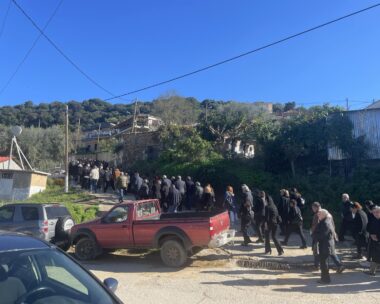 Αχαΐα: «Πού είσαι αγάπη μου;» – Αβάσταχτος ο πόνος της μητέρας του 4χρονου Ανδρέα που έπεσε μαζί με τον 25χρονο θείο του από ύψος 2 μέτρων