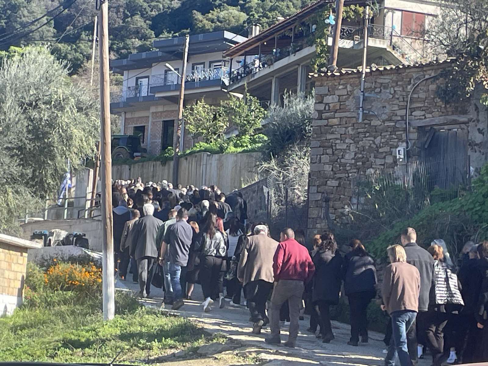 Σπαραγμός στην κηδεία του 4χρονου