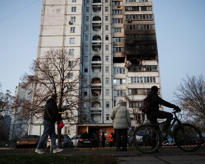 Η Ρωσία εξαπέλυσε μαζική επίθεση με drones και πυραύλους στο Κίεβο: 1 νεκρός και 15 τραυματίες – Ζημιές σε δεκάδες πολυκατοικίες