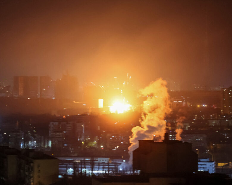 Ουκρανία: Ρωσικό σφυροκόπημα στο Κίεβο με 430 drones – 4 νεκροί, πολλές καταστροφές σε κτίρια