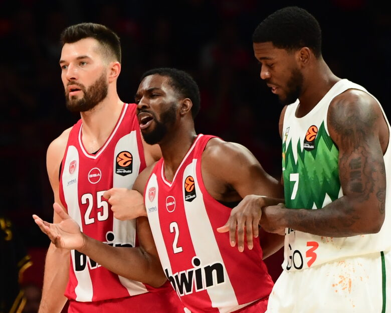 Ο Κίναν Έβανς υπέστη ρήξη στον αριστερό αχίλλειο – Σοκ στον Ολυμπιακό