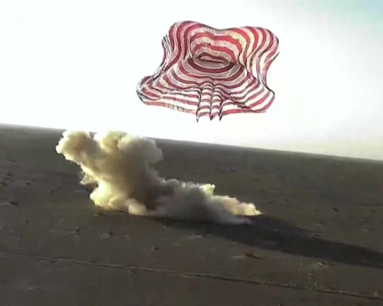 Τέλος στην αγωνία για τους 3 κινέζους αστροναύτες: Επέστρεψαν στη Γη και είναι καλά στην υγεία τους