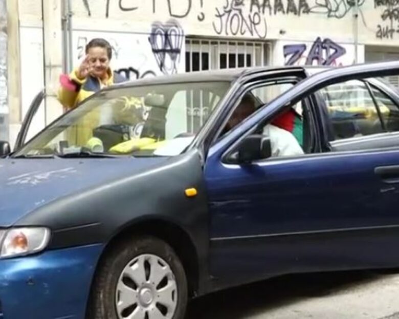 Κυψέλη: Συγκλονίζει η ιστορία του ηλικιωμένου ζευγαριού που μένει σε αυτοκίνητο – «Μπορεί να είμαστε άστεγοι, αλλά είμαστε αξιοπρεπείς»