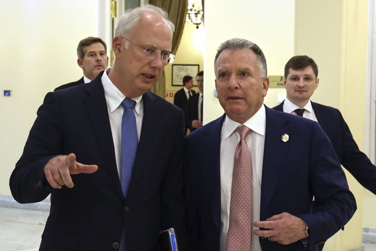 Κίριλ Ντμιτρίεφ και Στιβ Γουίτκοφ