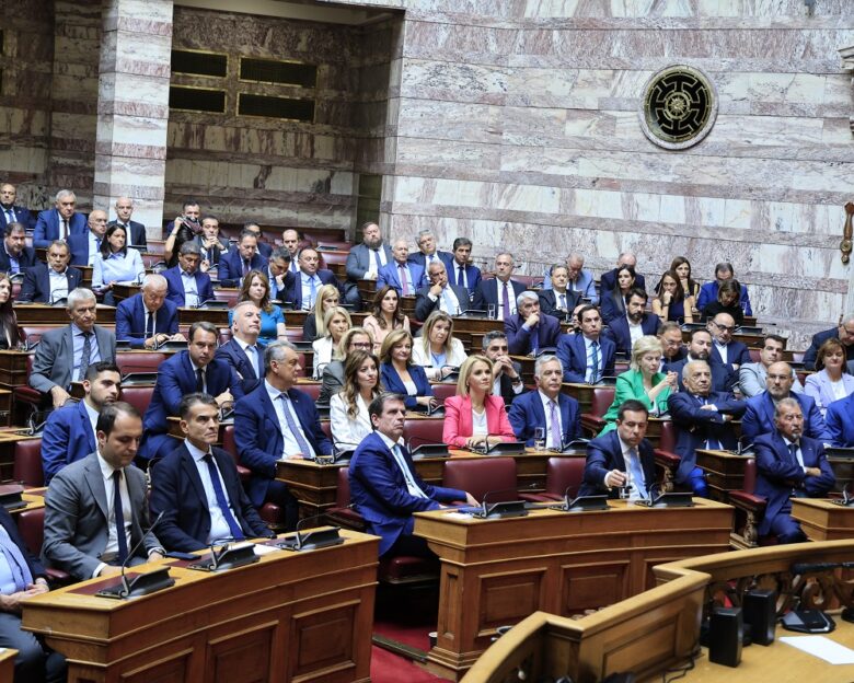 Στα κάγκελα οι βουλευτές της ΝΔ για τα ΕΛΤΑ – Υψηλοί τόνοι στην τηλεδιάσκεψη – «Πάρτε το πίσω»