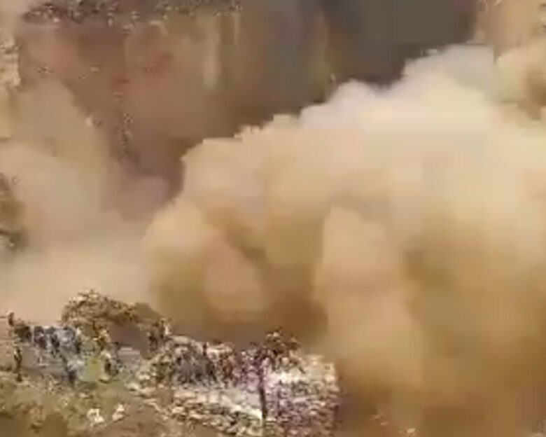 Κονγκό: Δεκάδες νεκροί σε ορυχείο κοβαλτίου – Η στιγμή που καταρρέουν τόνοι χώματος παρασέρνοντας τους εργάτες