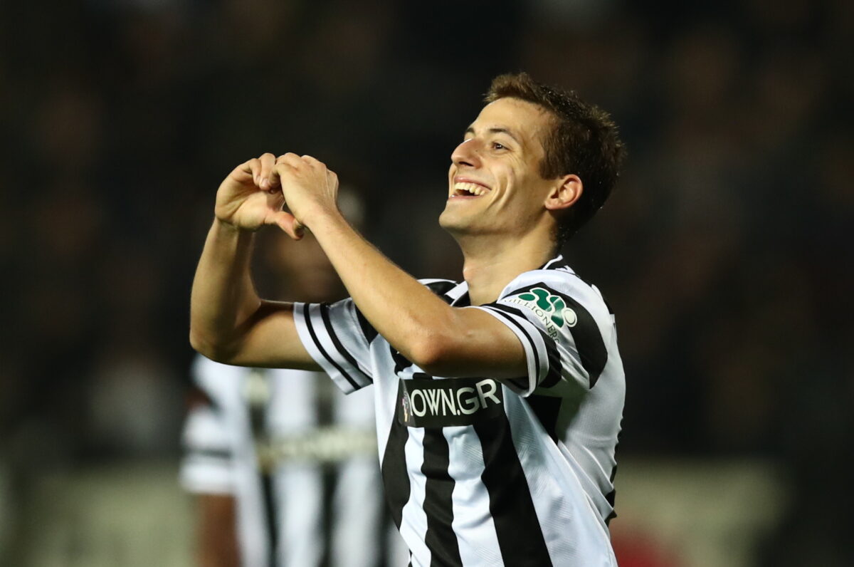 Ο Κωνσταντέλιας κόντρα στη Γιουνγκ Μπόις (ΝΑΣΟΣ ΣΙΜΟΠΟΥΛΟΣ