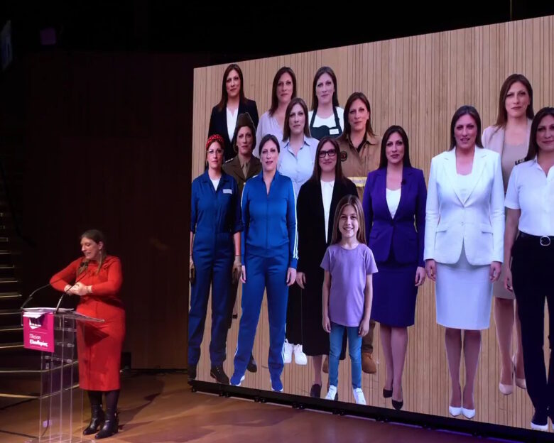 Σόου της Ζώης Κωνσταντοπούλου με τη βοήθεια του ΑΙ: Η πρόεδρος της Πλεύσης Ελευθερίας ως πυροσβέστης, αγρότισσα και αρχαία Ελληνίδα