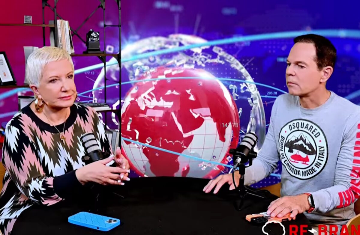 Αντι-woke ατζέντα και «λαθρομετανάστευση» ενώνουν Σαμαρά- Τραμπ και απειλούν τους εγχώριους τραμπιστές - Σχολιάζουν η Χριστίνα Κοραή και ο Δημήτρης Τάκης στο Re-branding.gr