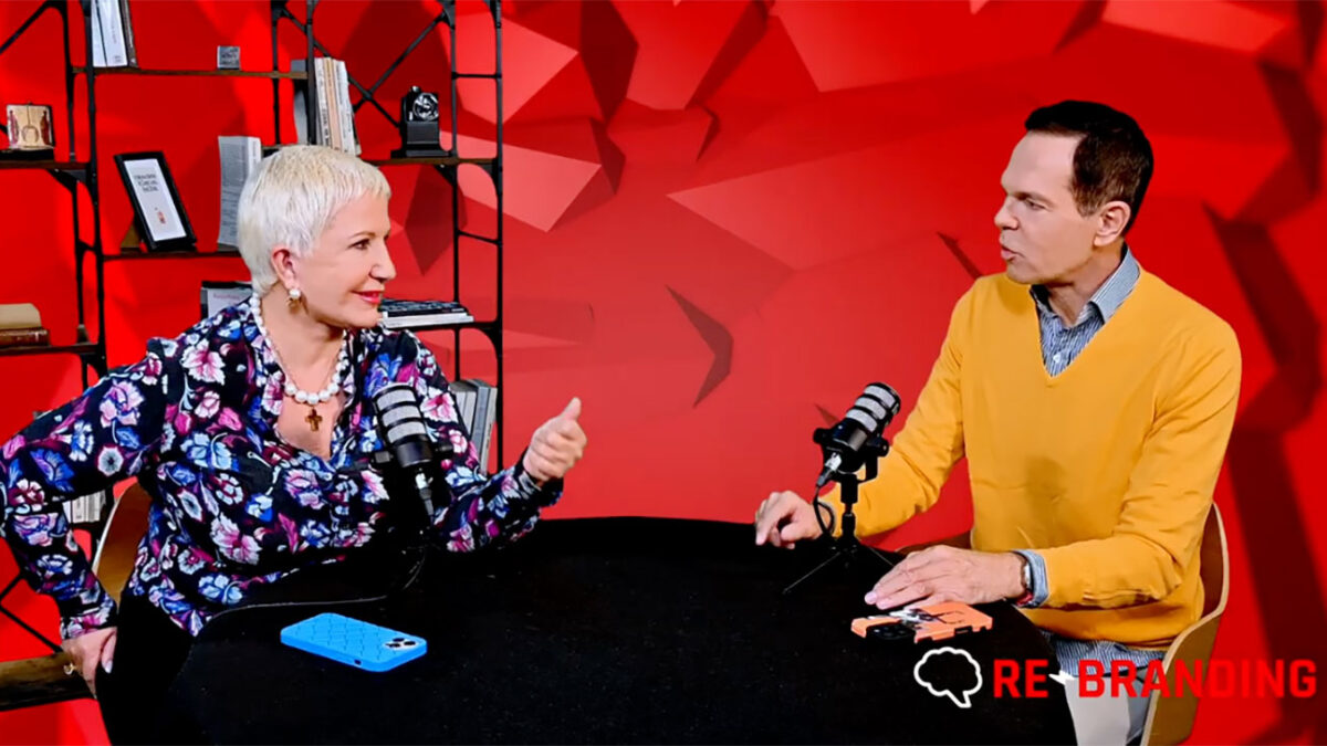 Δυο πρώην, δυο απομνημονεύματα: Σχολιάζουν η Χριστίνα Κοραή και ο Δημήτρης Τάκης στο Re-branding.gr