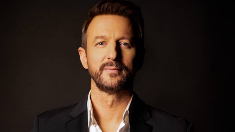 Κώστας Καραφώτης