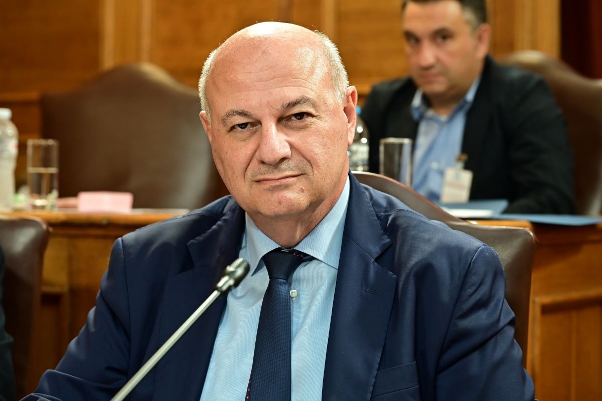 Κώστας Τσιάρας