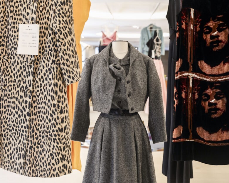 Κοστούμια που φόρεσαν διάσημοι ηθοποιοί σε ταινίες βγαίνουν σε δημοπρασία στο Λονδίνο