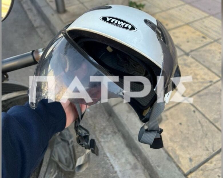 Σοβαρό ατύχημα στο Ηράκλειο: Ταμπέλα έπεσε στο κεφάλι 29χρονης συνοδηγού μηχανής – Την έσωσε το κράνος της