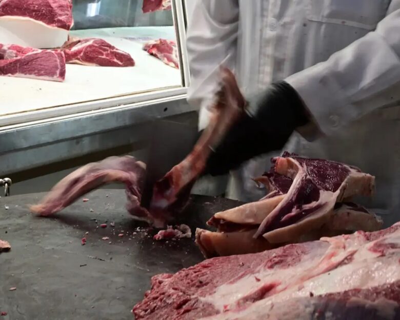 Κρέας από «χρυσάφι»: Ρεκόρ τριετίας στις αυξήσεις τιμών