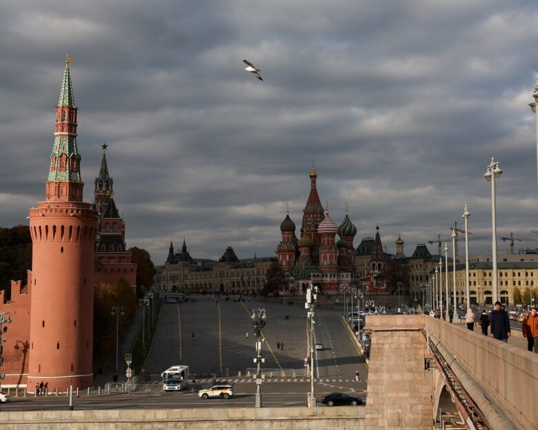 Η Ρωσία χαρακτηρίζει «τρομοκράτες» τον πρώην πρωθυπουργό Κασιάνοφ και τον οικονομολόγο Γκουρίεφ