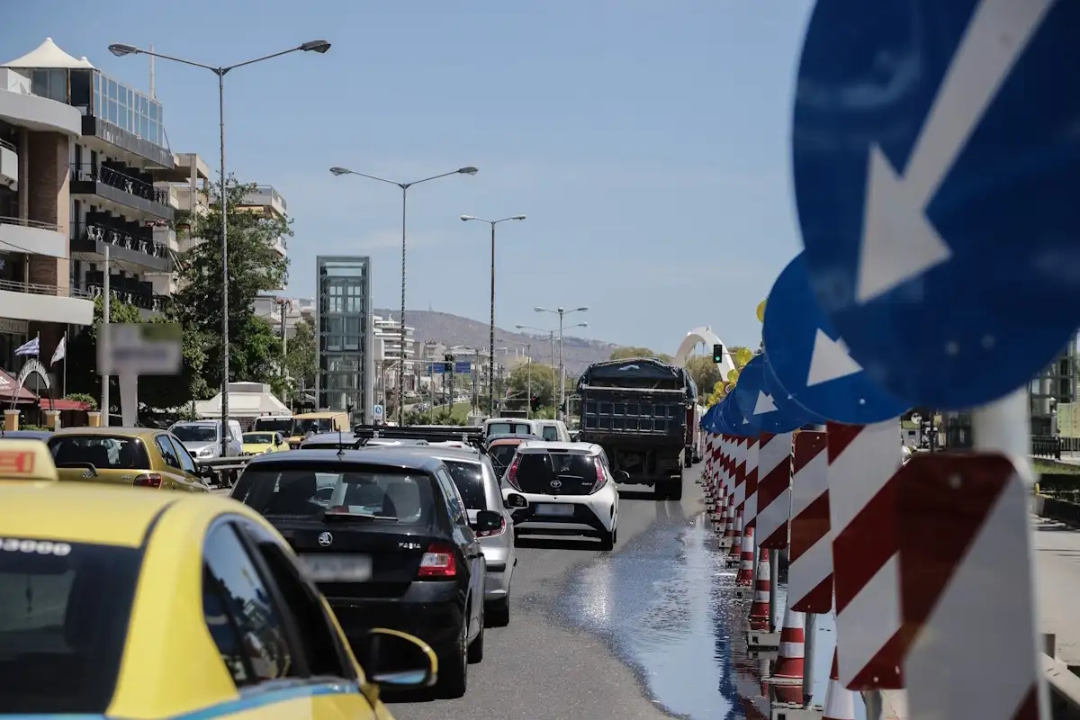 Κυκλοφοριακές ρυθμίσεις στη λεωφόρο Ποσειδώνος