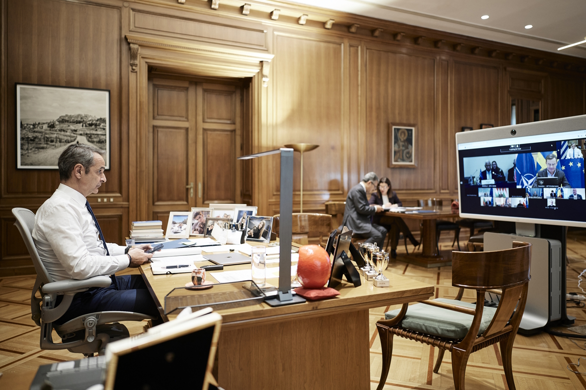 Ο πρωθυπουργός, Κυριάκος Μητσοτάκης στην τηλεδιάσκεψη ηγετών που συμμετέχουν στη «Συμμαχία των Προθύμων» για την Ουκρανία