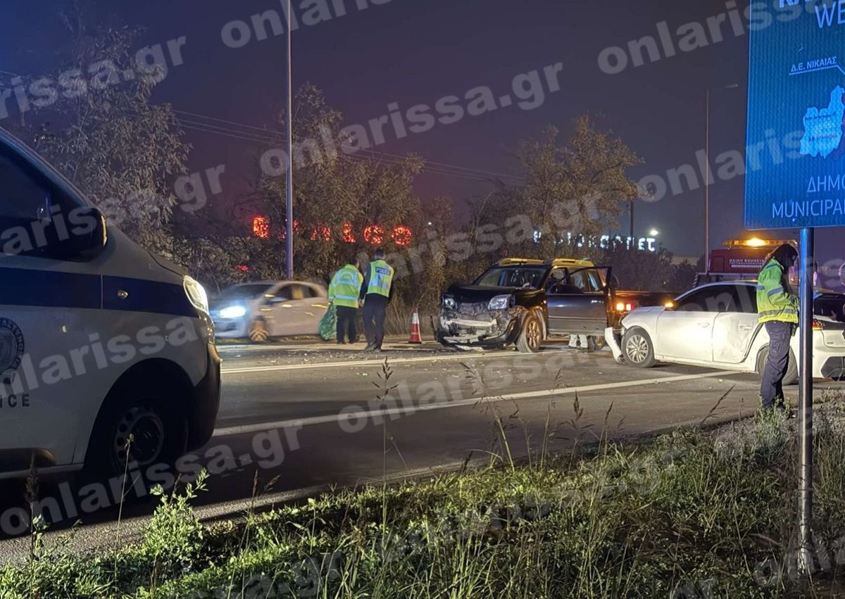 Τροχαίο με 4 τραυματίες στη Λάρισα μετά από μετωπική σύγκρουση αυτοκινήτων