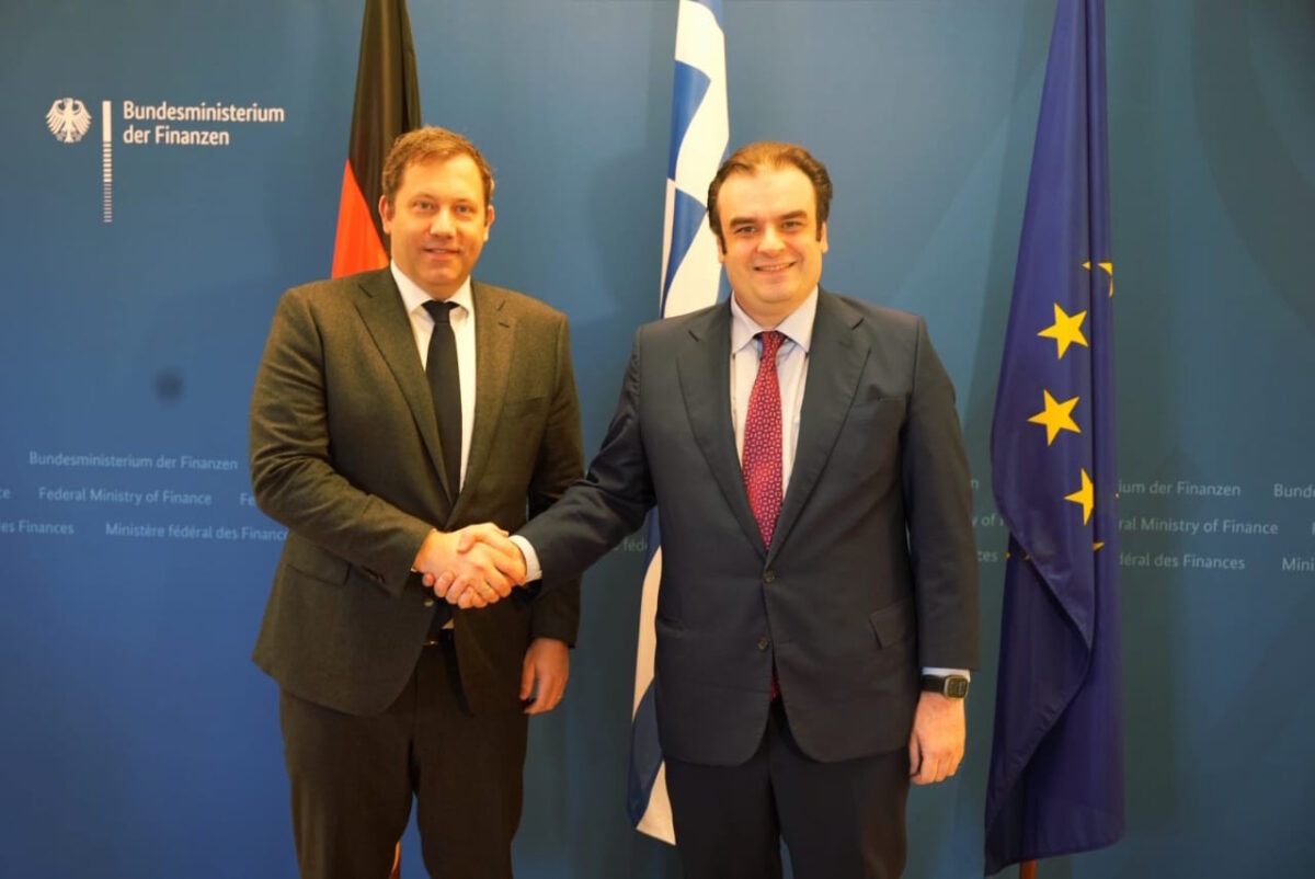 Ο Κυριάκος Πιερρακάκης με τον Λαρς Κλίνγκμπαϊλ