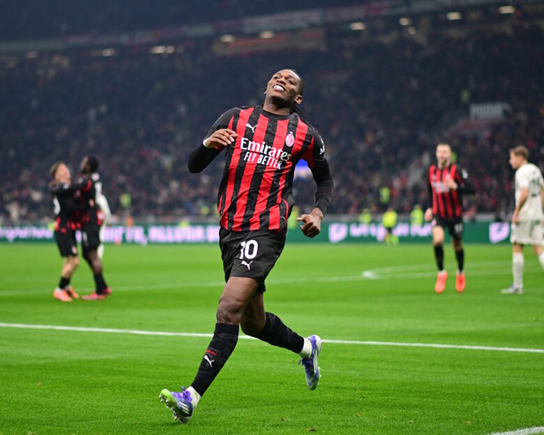 Μίλαν – Λάτσιο 1-0: Ο Λεάο ανέβασε τους «ροσονέρι» στην κορυφή της Serie A πριν το Ρόμα – Νάπολι