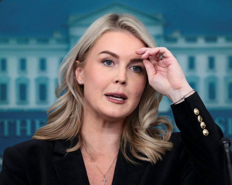 Καρολάιν Λεβίτ: Συγγενής της εκπροσώπου του Λευκού Οίκου συνελήφθη από την υπηρεσία μετανάστευσης ICE στις ΗΠΑ